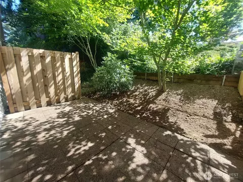 Exterior - 6907 Rainier Dr E #1B, Everett, WA 98203 photo 5 of 9