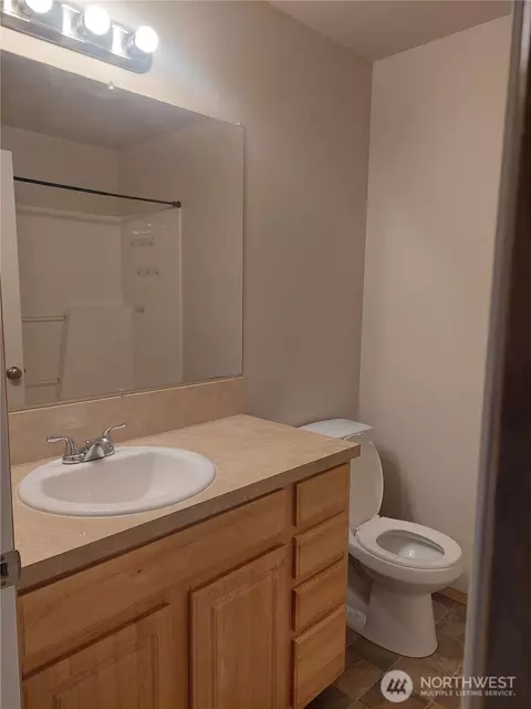 Bath - 6907 Rainier Dr E #1B, Everett, WA 98203 photo 2 of 2