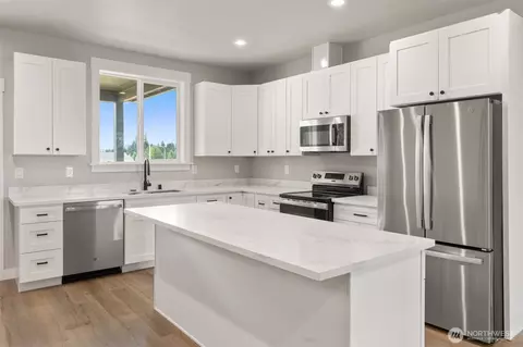 Kitchen - 253 Kakela Rd, Winlock, WA 98596 photo 1 of 5