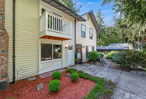 1717 150th Ave SE #18, Bellevue, WA 98007