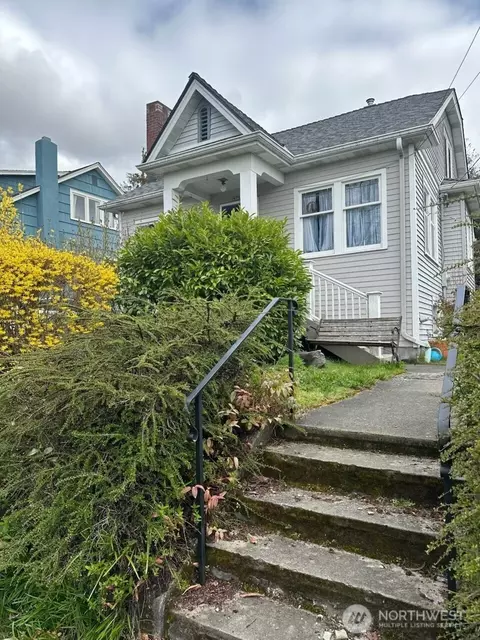 6706 12th Ave NW, Seattle, WA 98117
