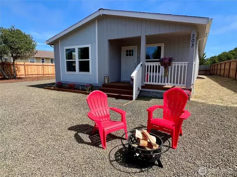 303 N Wynoochee Dr SW, Ocean Shores, WA 98569