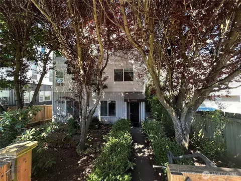 10511 Midvale Ave N #202, Seattle, WA 98133