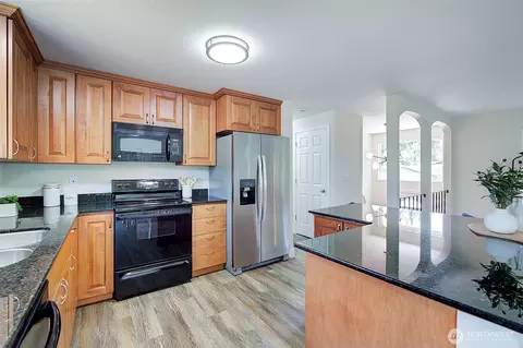 Kitchen - 2019 181st St SE, Bothell, WA 98012 photo 3 of 4