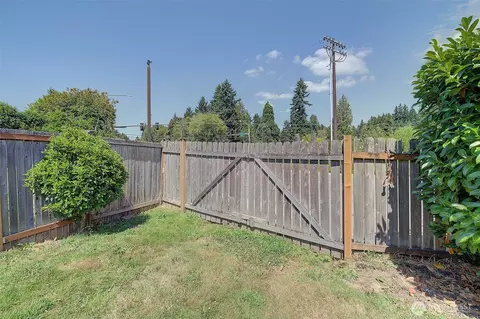 Exterior - 2019 181st St SE, Bothell, WA 98012 photo 6 of 6