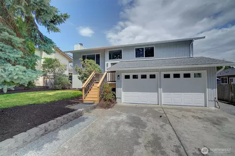 Exterior - 2019 181st St SE, Bothell, WA 98012 photo 2 of 6