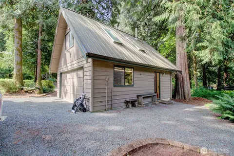 Exterior - 46699 Baker Loop Rd, Concrete, WA 98237 photo 3 of 8
