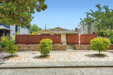 3226 29th Ave W, Seattle, WA 98199