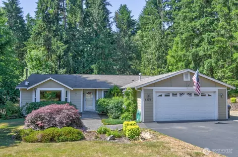 8221 Cedarwood St SE, Tenino, WA 98589