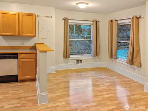 Living - 914 23rd Ave E, Seattle, WA 98112 photo 5 of 5