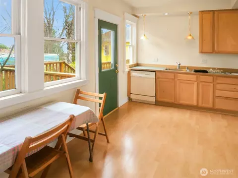 Kitchen - 914 23rd Ave E, Seattle, WA 98112 photo 3 of 6