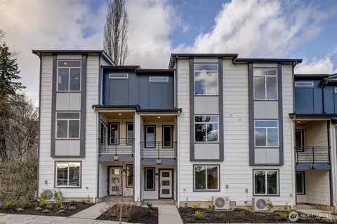 6722 NE 187th St #101, Kenmore, WA 98028