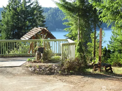 330 E Timbertides Rd, Union, WA 98592 photo 8