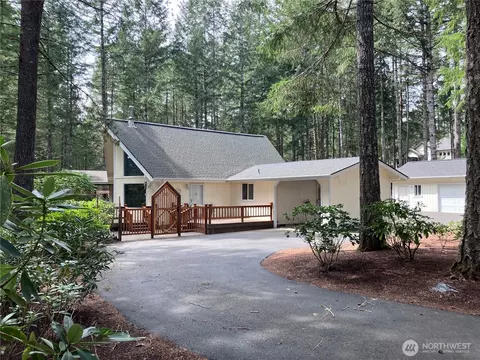 30 E Hemlock Ln, Union, WA 98592