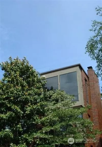 414 13th Ave E #301, Seattle, WA 98102