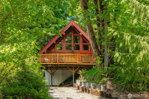 11060 Whistler Ln, Deming, WA 98244