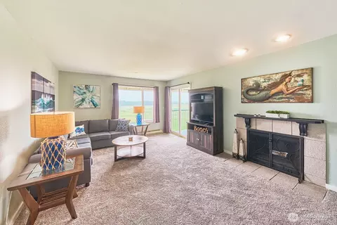 210 26th St NW #428, Long Beach, WA 98631