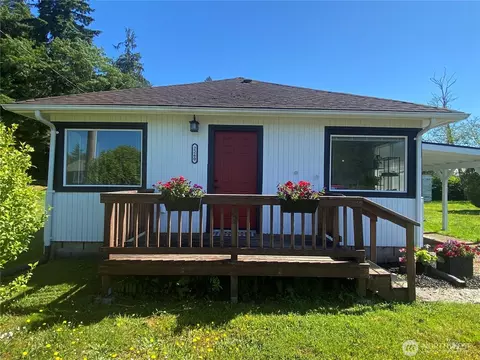 2260 Michigan Ave, Raymond, WA 98577