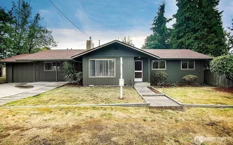 460 S 3rd St, Cathlamet, WA 98612