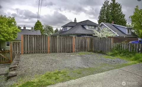 4823 40th Ave SW #B&C, Seattle, WA 98116