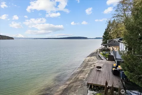 10509 Sunrise Beach Dr NW, Gig Harbor, WA 98332