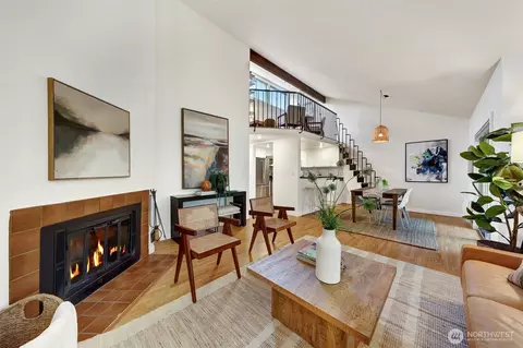 8941 Ravenna Ave NE, Seattle, WA 98115