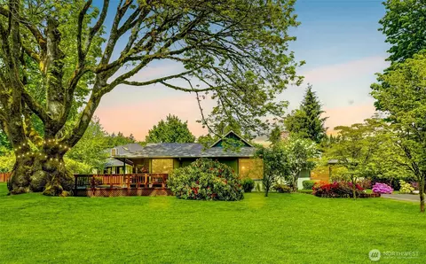 1323 216th Ave NE, Sammamish, WA 98074