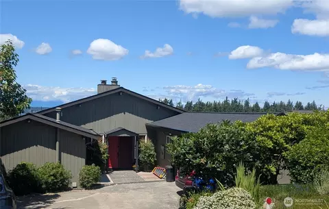 11513 Sea Breeze Ave SW, Vashon, WA 98070