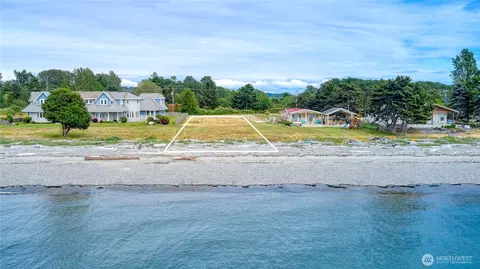 585 Marine Dr, Point Roberts, WA 98281