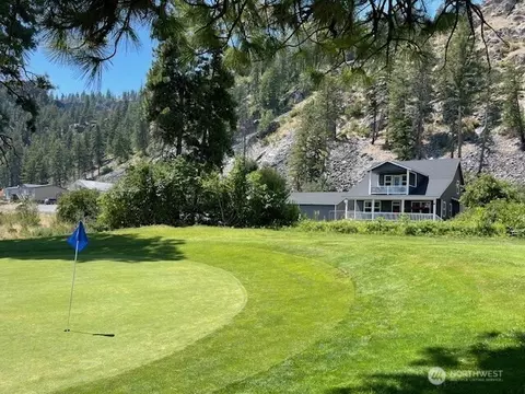 48 Golf Course Dr, Pateros, WA 98846