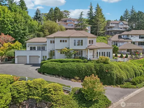 13810 SE 51st Pl, Bellevue, WA 98006
