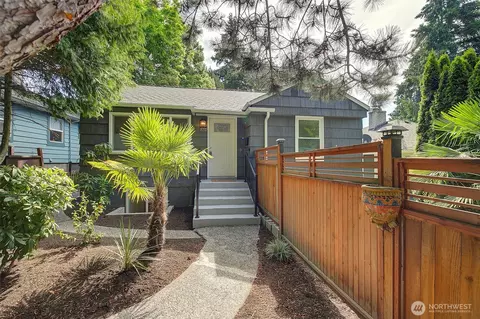 8222 35th Ave SW, Seattle, WA 98126
