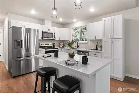 Kitchen - 25506 32nd Ave E, Spanaway, WA 98387 photo 1 of 4