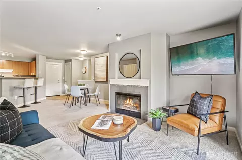 7711 NE 175 St #E110, Kenmore, WA 98028