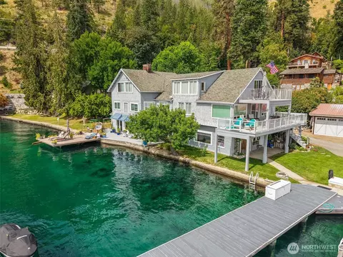 9260 S Lakeshore Rd, Chelan, WA 98816