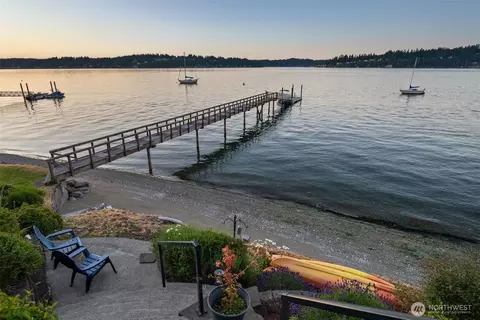1162 Hyak Pl, Fox Island, WA 98333