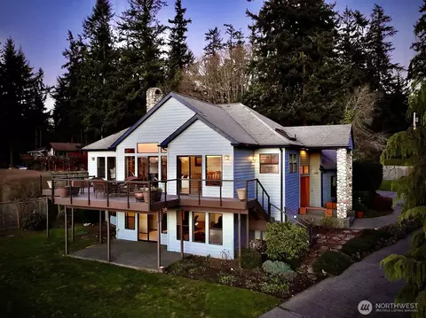 1491 Olympic Heights Ln, Freeland, WA 98249