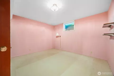 1058 Florence St, Enumclaw, WA 98022 photo 17