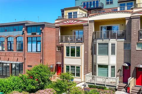 1301 8th St, Bellingham, WA 98225