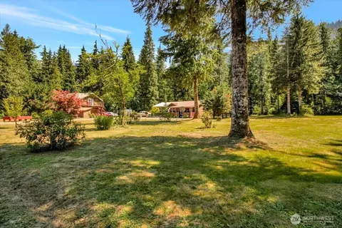 34606 Benson Creek Rd, Granite Falls, WA 98252