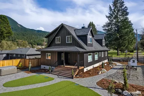 135 Main St E, Packwood, WA 98361