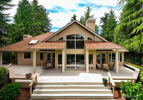 8834 Goldeneye Ln, Blaine, WA 98230