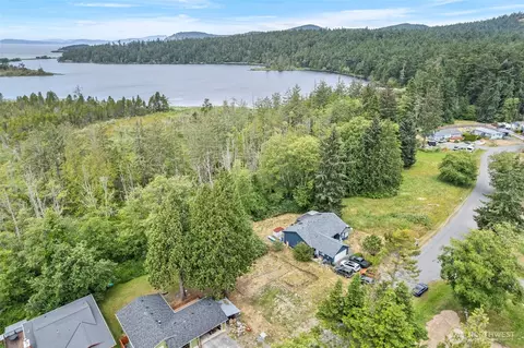 5002 Deception Cir, Oak Harbor, WA 98277