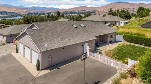 2615 N Baker Ave, East Wenatchee, WA 98802