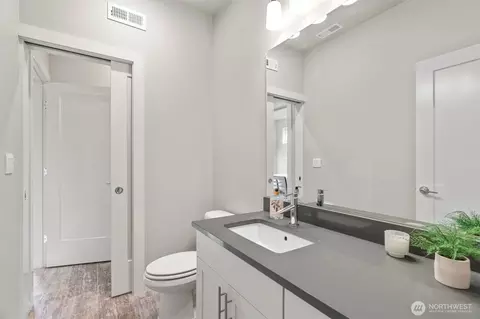 Bath - 4613 234th Pl SE, Bothell, WA 98021 photo 1 of 5