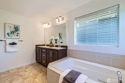 Bath - 3631 198th St SE, Bothell, WA 98012 photo 4 of 5