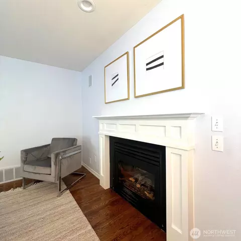 Living - 132 170th Pl SE, Bothell, WA 98012 photo 3 of 4