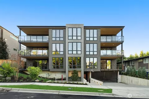 238 4th Ave #201, Kirkland, WA 98033