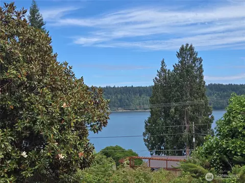 5560 Ocean View Blvd NE, Bremerton, WA 98311