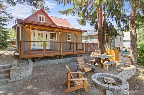 617 S 1st St, Roslyn, WA 98941